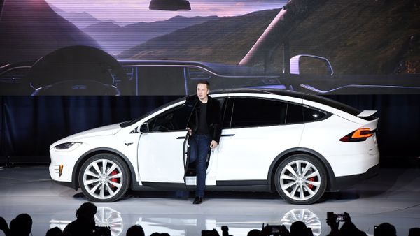 Elon Musk, CEO of Tesla Motors Inc., introduces the Model X car at the company's headquarters Tuesday, Sept. 29, 2015, in Fremont, California, US. - Sputnik International