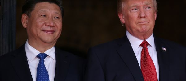 US President Donald Trump welcomes Chinese President Xi Jinping at Mar-a-Lago state in Palm Beach, Florida, US, April 6, 2017. - Sputnik International