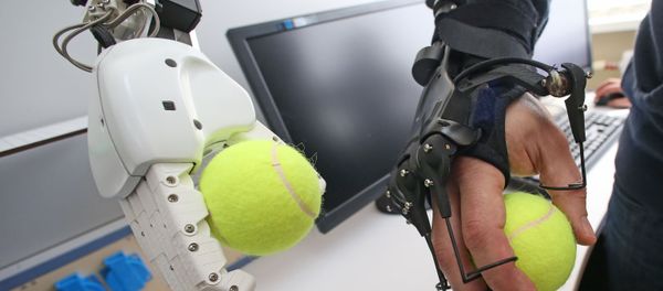 Mechatronic operations of a robot are demonstrated using a mechanical arm in the Intellectual Robotics, the scientific and research laboratory of anthropomorphic robotic systems in the Immanuel Kant Baltic Federal University in Kaliningrad. (File) - Sputnik International