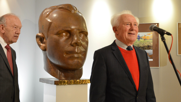 Alexei Yeliseyev  (l.) und Sigmund Jähn - Sputnik International