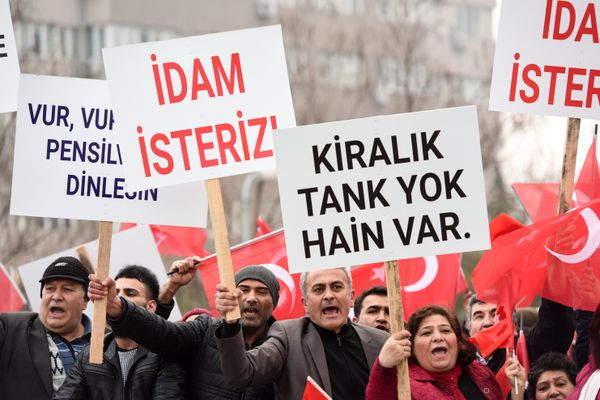 US Consulate Staffer Reportedly Jailed in Turkey For Aiding 'Terror Group' - Sputnik International