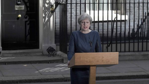 Britain's Prime Minister Theresa May speaks to the media outside 10 Downing Street, in central London, Britain April 18, 2017 Britain's Prime Minister Theresa May speaks to the media outside 10 Downing Street, in central London, Britain April 18, 2017 - Sputnik International