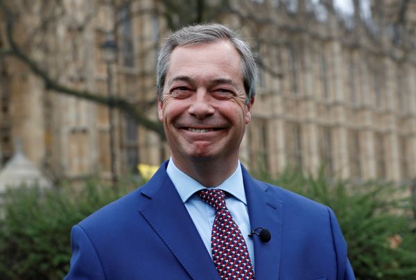 Nigel Farage, former leader of UKIP and anti-EU campaigner stands outside the Houses of Parliament, in London, Britain March 29, 2017.  - Sputnik International
