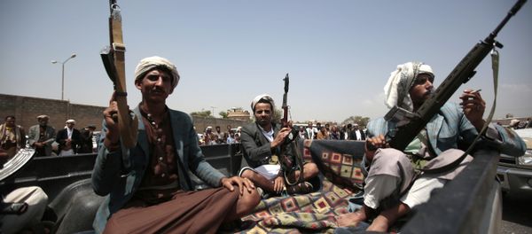 Tribesmen loyal to Houthi rebels ride on a patrol truck during a gathering aimed at mobilizing more fighters into battlefronts in several Yemeni cities, in Sanaa, Yemen, Thursday, Aug. 11, 2016. Tribesmen loyal to Houthi rebels ride on a patrol truck during a gathering aimed at mobilizing more fighters into battlefronts in several Yemeni cities, in Sanaa, Yemen, Thursday, Aug. 11, 2016. - Sputnik International
