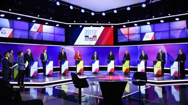 The eleven French presidential election candidates take part in a special political television show entitled 15min to Convince at the studios of French Television channel France 2 in Saint-Cloud, near Paris, April 20, 2017. The eleven French presidential election candidates take part in a special political television show entitled 15min to Convince at the studios of French Television channel France 2 in Saint-Cloud, near Paris, April 20, 2017. - Sputnik International