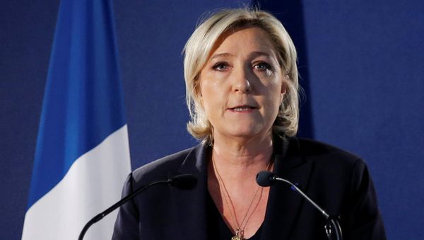 Marine Le Pen, French National Front (FN) political party leader and candidate for the French 2017 presidential election, attends a news conference in Paris, France - Sputnik International