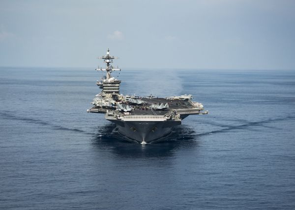 The aircraft carrier USS Carl Vinson transits the South China Sea while conducting flight operations on April 9, 2017. - Sputnik International