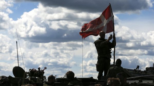 Danish soldiers during a military exercise ' Saber Strike 2014 ' at the Rukla military base some 120 km. (75 miles) west of the capital Vilnius, Lithuania, Tuesday, June 17, 2014. - Sputnik International