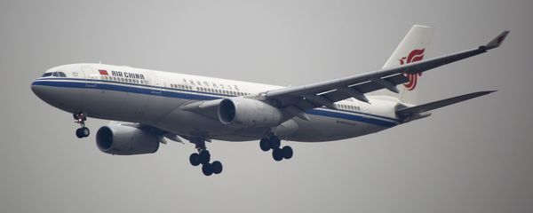 An Air China plane flies to Beijing Capital International Airport in Beijing, China (File) An Air China plane flies to Beijing Capital International Airport in Beijing, China (File) - Sputnik International