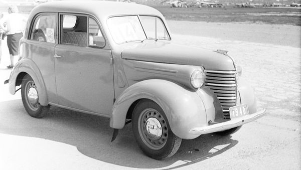 First Soviet mass produced subcompact car KIM-10 - Sputnik International