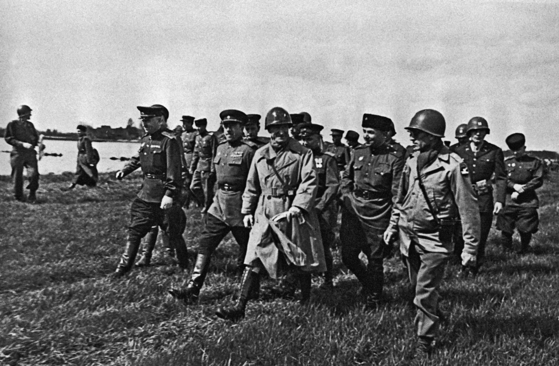 1945, last days of Great Patriotic War : Russians and Americans link at Elbe - Sputnik International, 1920, 25.04.2023