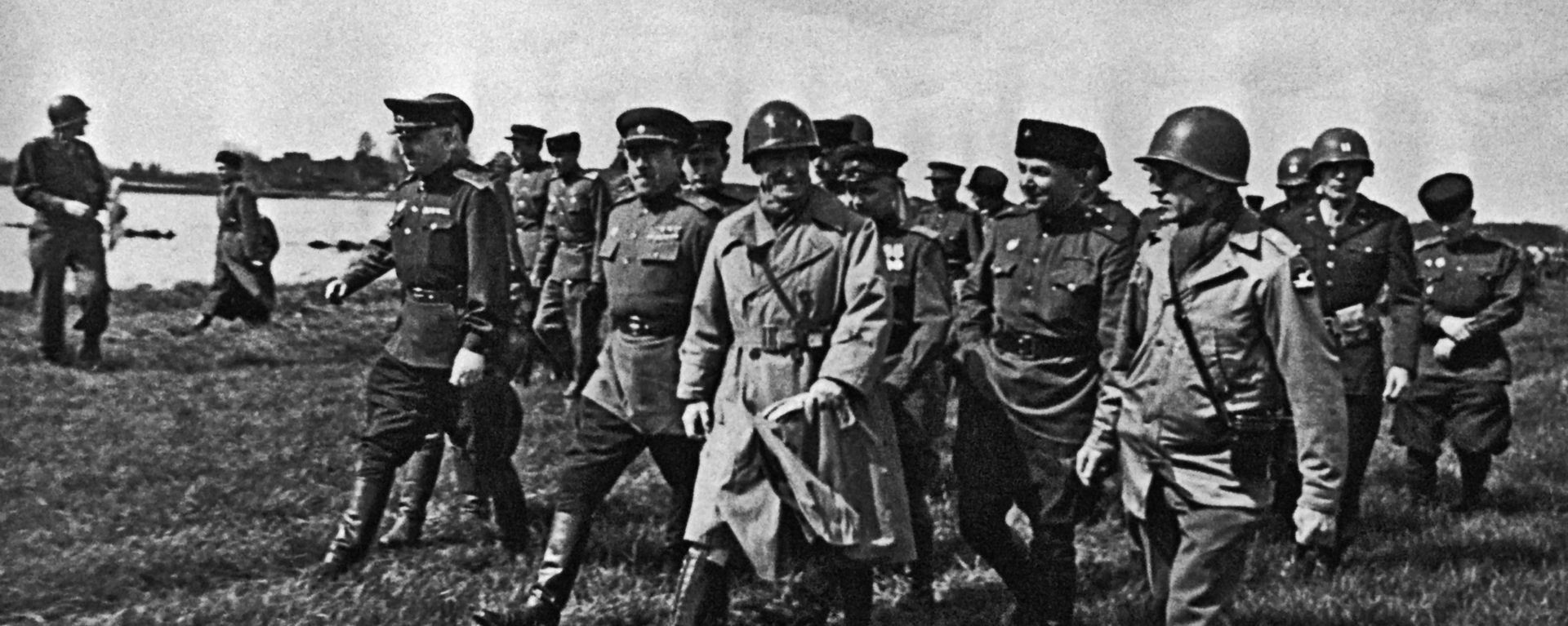 1945, last days of Great Patriotic War : Russians and Americans link at Elbe - Sputnik International, 1920, 25.04.2020