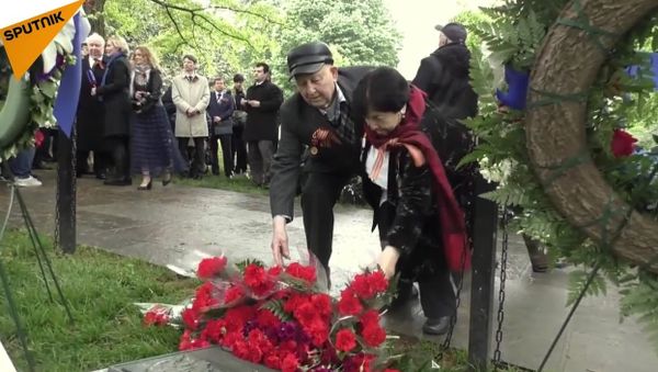 US and Russian WWII Vets Commemorated Elbe Day - Sputnik International