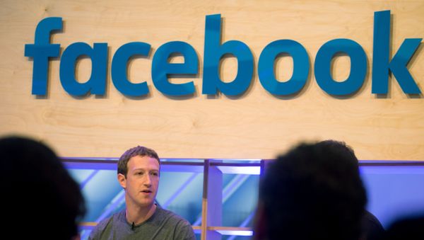 Facebook CEO Mark Zuckerberg in Berlin February 25, 2016 - Sputnik International