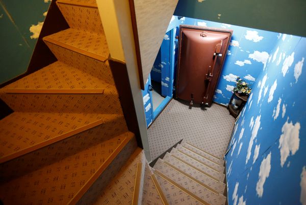 The entrance of Shelter Co.'s nuclear shelter model room, which is placed in the basement of the company's CEO Seiichiro Nishimoto's house, is pictured in Osaka, Japan April 26, 2017 The entrance of Shelter Co.'s nuclear shelter model room, which is placed in the basement of the company's CEO Seiichiro Nishimoto's house, is pictured in Osaka, Japan April 26, 2017 - Sputnik International