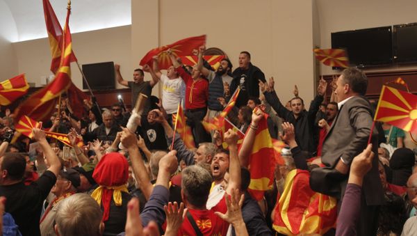 Protestors shout after entering into the parliament building in Skopje, Macedonia, Thursday, April 27, 2017. - Sputnik International