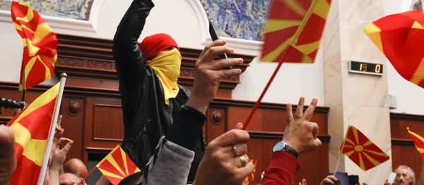 Protesters entered Macedonia's parliament after the governing Social Democrats and ethnic Albanian parties voted to elect an Albanian as parliament speaker in Skopje. Macedonia April 27, 2017 Protesters entered Macedonia's parliament after the governing Social Democrats and ethnic Albanian parties voted to elect an Albanian as parliament speaker in Skopje. Macedonia April 27, 2017 - Sputnik International
