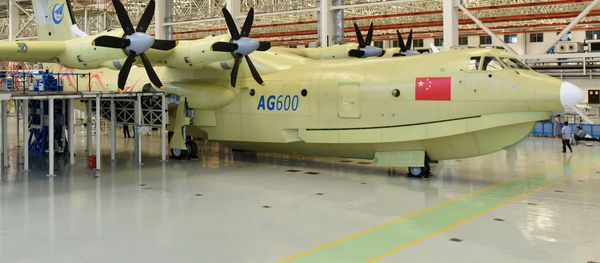 Amphibious aircraft AG600 rolls off a production line in Zhuhai, south China's Guangdong Province. - Sputnik International