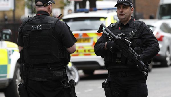 Armed police officers patrol the streets near Southwark Cathedral ahead of the funeral of PC Keith Palmer, who was killed in the recent Westminster attack, in central London, Britain April 10, 2017. - Sputnik International