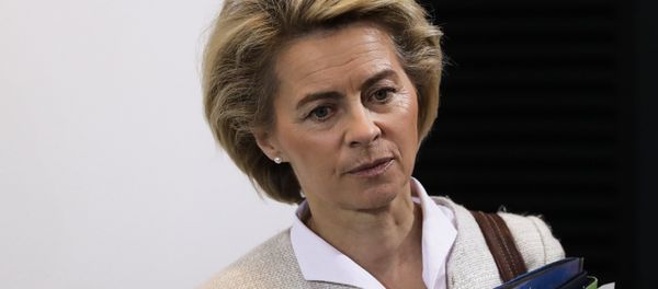 German Defense Minister Ursula von der Leyen arrives for the weekly cabinet meeting of the German government at the chancellery in Berlin, Wednesday, Nov. 30, 2016 - Sputnik International
