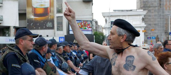 Protesters demonstrate in front of the parliament in Skopje, Macedonia, May 2, 2017 - Sputnik International