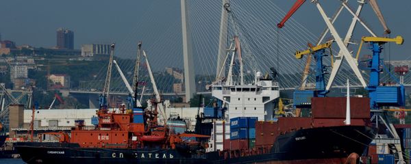 Ships near a pier in Zolotoi Rog Bay in Vladivostok Ships near a pier in Zolotoi Rog Bay in Vladivostok - Sputnik International