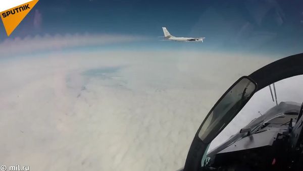 Tu-95 Bear Strategic Bombers' Practice Exercise - Sputnik International
