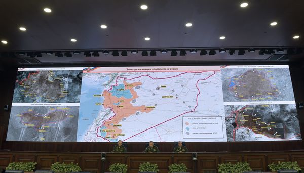 Senior Russian military commander Sergei Rudskoi (L) speaks during a news briefing on the situation in Syria, Moscow, May 5, 2017 - Sputnik International