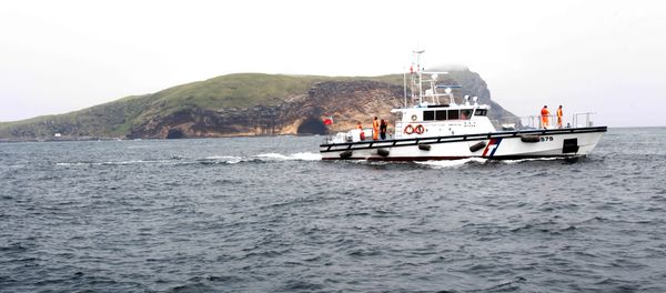 Taiwan Coast Guard's vessel patrols during Taiwanese President Ma Ying-jeou's visit to Pengjia Islet in the East China Sea, north of Taiwan, Saturday, April 9, 2016. - Sputnik International