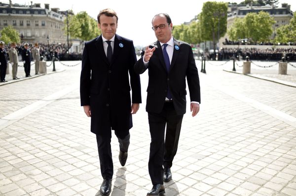 Outgoing French President Francois Hollande (R) and President-elect Emmanuel Macron attend a ceremony to mark the end of World War II at the Tomb of the Unknown Soldier at the Arc de Triomphe in Paris, France, May 8, 2017. Outgoing French President Francois Hollande (R) and President-elect Emmanuel Macron attend a ceremony to mark the end of World War II at the Tomb of the Unknown Soldier at the Arc de Triomphe in Paris, France, May 8, 2017. - Sputnik International
