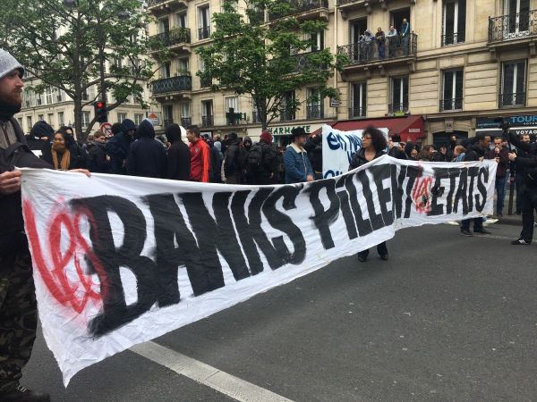 Demonstration called by the collectif Front Social and labour unions on May 8, 2017 a day after the French presidential election.  - Sputnik International