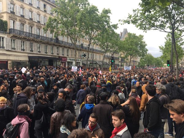Demonstration called by the collectif Front Social and labour unions on May 8, 2017 a day after the French presidential election.  - Sputnik International