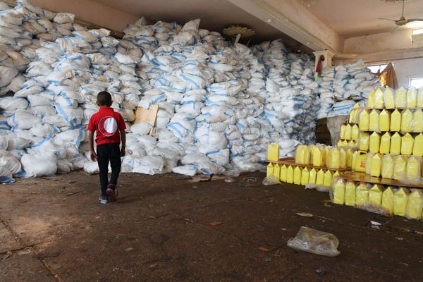 The Red Cross and the Red Crescent center for humanitarian aid in Deir ez-Zor, Syria. - Sputnik International