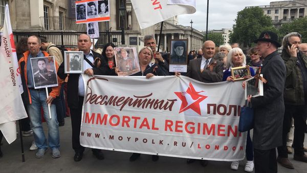 Drawings at Trafalgar Square during the Immortal Regiment march in London - Sputnik International