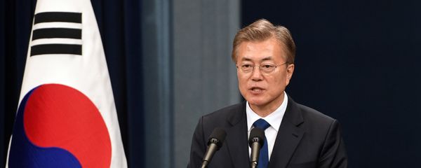 South Korea's new President Moon Jae-In speaks during a press conference at the presidential Blue House in Seoul - Sputnik International