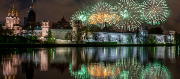 Victory Day fireworks at Novodevichy Convent in Moscow - Sputnik International