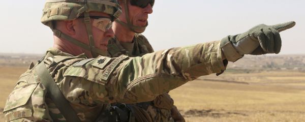 U.S. Army Lt. Col. Ed Matthaidess, commander, left, Task Force Falcon, outlining areas of an Iraqi security forces tactical assembly area to U.S. Army Maj. Gen. Gary J. Volesky, commander, Combined Joint Forces Land Component Command – Operation Inherent Resolve, in northern Iraq, prior to the start of the Mosul offensive. (File) U.S. Army Lt. Col. Ed Matthaidess, commander, left, Task Force Falcon, outlining areas of an Iraqi security forces tactical assembly area to U.S. Army Maj. Gen. Gary J. Volesky, commander, Combined Joint Forces Land Component Command – Operation Inherent Resolve, in northern Iraq, prior to the start of the Mosul offensive. (File) - Sputnik International
