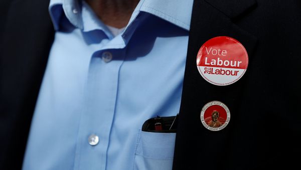 Jeremy Corbyn, the leader of Britain's opposition Labour Party, campaigns in Southampton, May 2, 2017 - Sputnik International