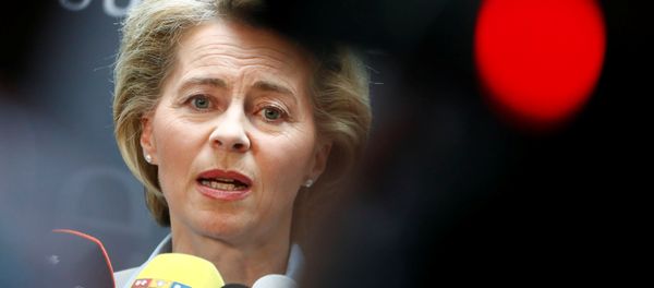 German Defense Minister Ursula von der Leyen gives a statement to the media prior she faces the defense commission of the lower house of parliament Bundestag in Berlin, Germany May 10, 2017. - Sputnik International