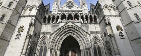 In this Thursday Nov. 3, 2016 file photo media gather outside the High Court in London - Sputnik International