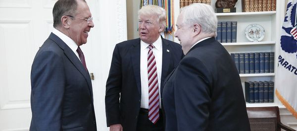 A handout photo made available by the Russian Foreign Ministry on May 10, 2017 shows US President Donald J. Trump (C) speaking with Russian Foreign Minister Sergei Lavrov (L) and Russian Ambassador to the U.S. Sergei Kislyak during a meeting at the White House in Washington, DC A handout photo made available by the Russian Foreign Ministry on May 10, 2017 shows US President Donald J. Trump (C) speaking with Russian Foreign Minister Sergei Lavrov (L) and Russian Ambassador to the U.S. Sergei Kislyak during a meeting at the White House in Washington, DC - Sputnik International