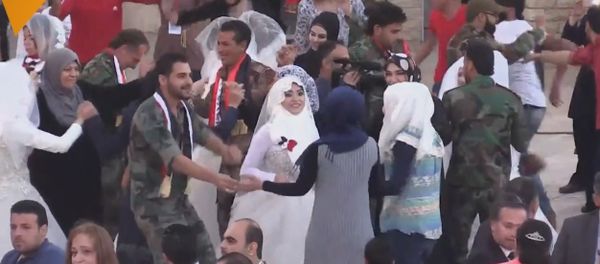 So Happy Together: 30 Couples Tie the Knot in Mass Aleppo Wedding So Happy Together: 30 Couples Tie the Knot in Mass Aleppo Wedding - Sputnik International