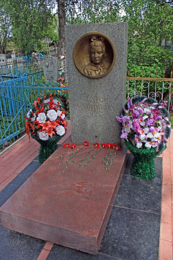 Tanya Savicheva's grave at Krasny Bor Cemetery, Russia Tanya Savicheva's grave at Krasny Bor Cemetery, Russia - Sputnik International