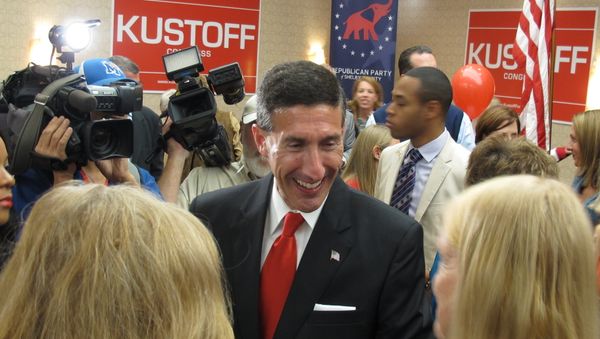 US House Representative David Kustoff speaks with supporters - Sputnik International