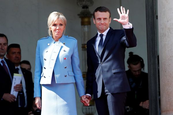 Macron Self-Isolating in Versailles, First Lady Staying in Elysee Palace, Reports Say - Sputnik International