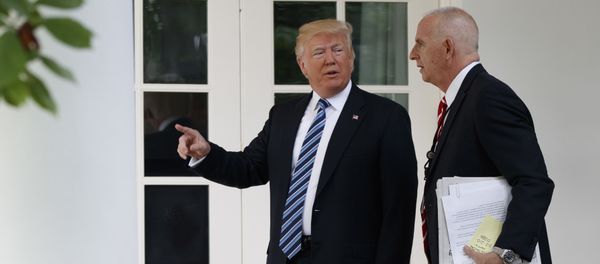 resident Donald Trump walks with aide Keith Schiller to the Oval Office of the White House in Washington, Tuesday, May 2, 2017 resident Donald Trump walks with aide Keith Schiller to the Oval Office of the White House in Washington, Tuesday, May 2, 2017 - Sputnik International