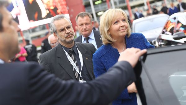 Social Democrats (SPD) top candidate Hannelore Kraft arrives at the state parliament after first exit polls after the regional state elections of North Rhine-Westphalia, in Duesseldorf, Germany, May 14, 2017 - Sputnik International