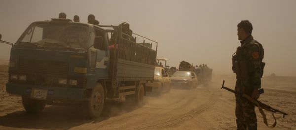Hundreds of civilians flee villages outside Mosul the day after Iraqi Kurdish forces launch an operation east of Islamic State-held Mosul Hundreds of civilians flee villages outside Mosul the day after Iraqi Kurdish forces launch an operation east of Islamic State-held Mosul - Sputnik International