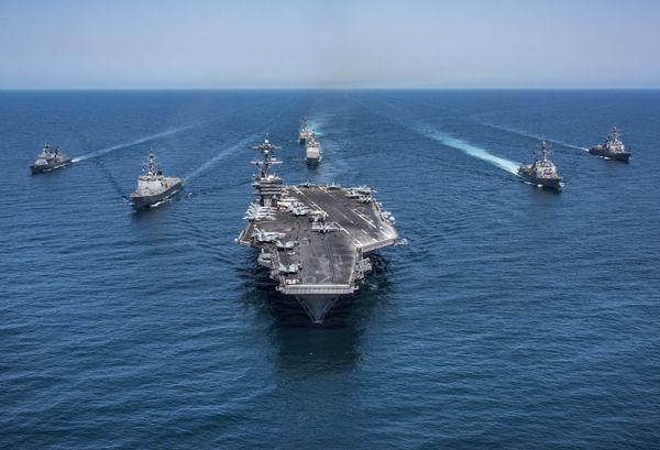 In this image released by the U.S. Navy, the aircraft carrier USS Carl Vinson, flanked by South Korean destroyers, from left, Yang Manchun and Sejong the Great, and the U.S.Navy's Wayne E. Meyer and USS Michael Murphy, transit the western Pacific Ocean Wednesday, May 3, 2017. In this image released by the U.S. Navy, the aircraft carrier USS Carl Vinson, flanked by South Korean destroyers, from left, Yang Manchun and Sejong the Great, and the U.S.Navy's Wayne E. Meyer and USS Michael Murphy, transit the western Pacific Ocean Wednesday, May 3, 2017. - Sputnik International