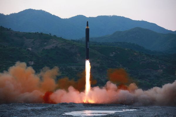 The long-range strategic ballistic rocket Hwasong-12 (Mars-12) is launched during a test in this undated photo released by North Korea's Korean Central News Agency (KCNA) on May 15, 2017. The long-range strategic ballistic rocket Hwasong-12 (Mars-12) is launched during a test in this undated photo released by North Korea's Korean Central News Agency (KCNA) on May 15, 2017. - Sputnik International